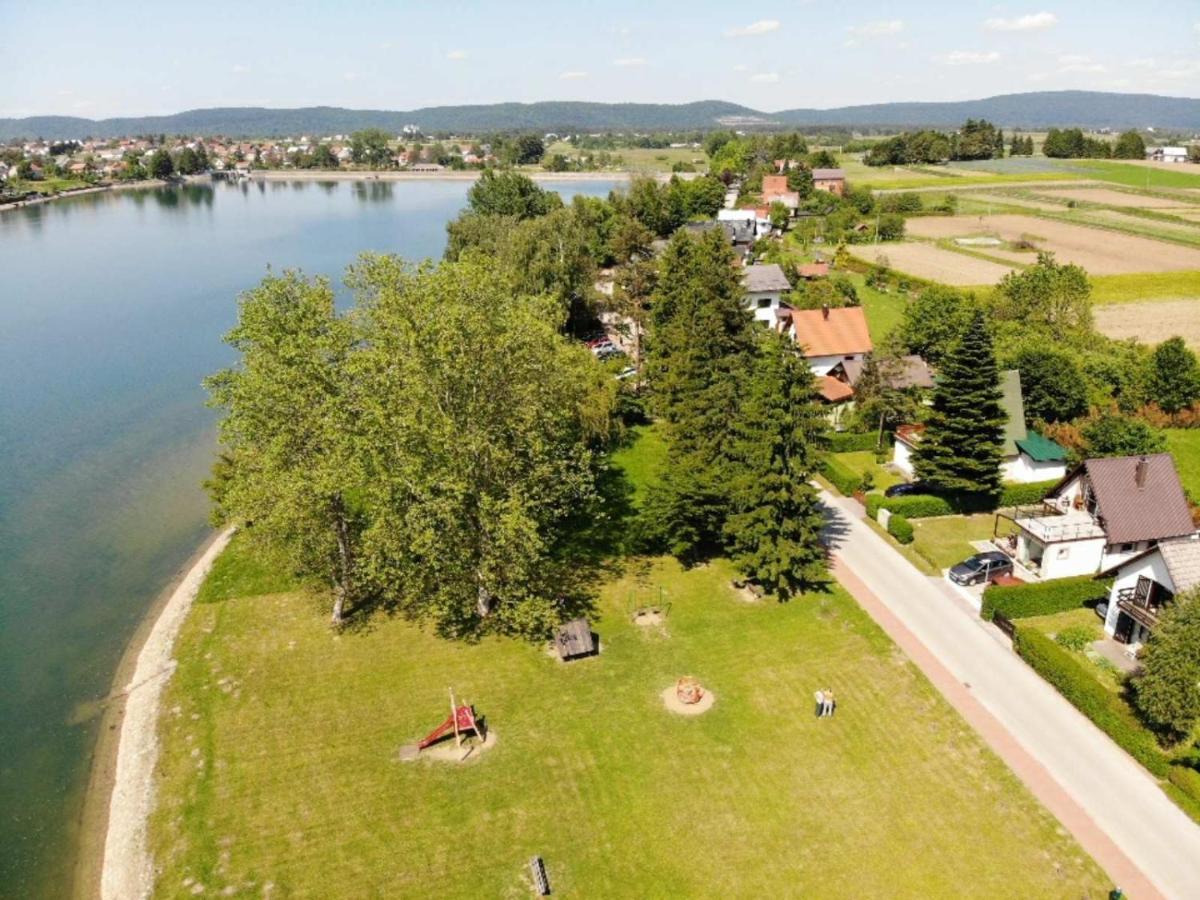 Vila Kosjenka On Lake Sabljaci Ogulin Kültér fotó